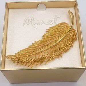 Vintage Monet Brooch Gold-Tone Textured Feather Leaf Elegant Pin Design Jewelry